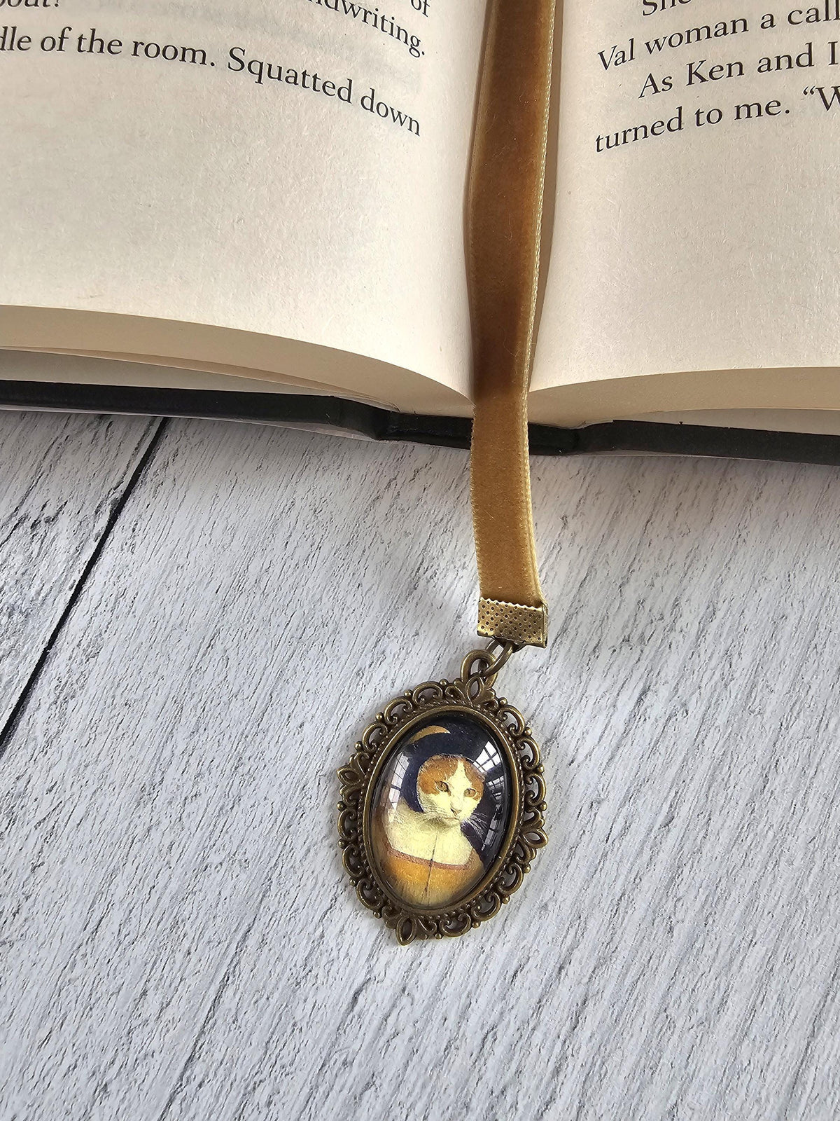 Whimsical Reader Gift With Peasant Style Cat Pendant, Adorable Bookmark