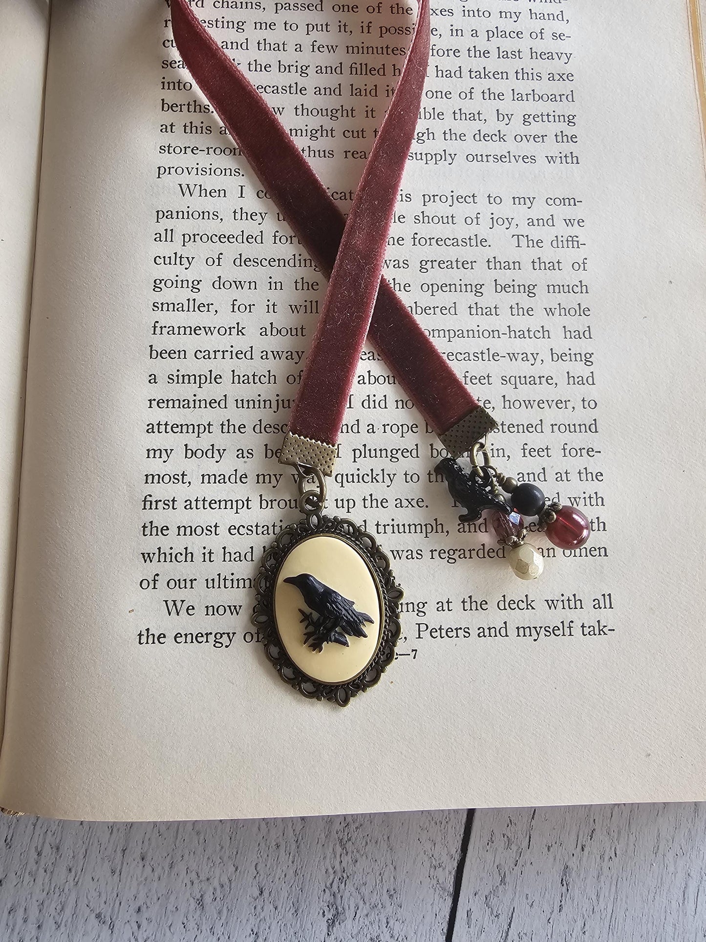 Raven Cameo Bookmark, Gothic Crow Bookmark, Horror Lover Or Reader Gift