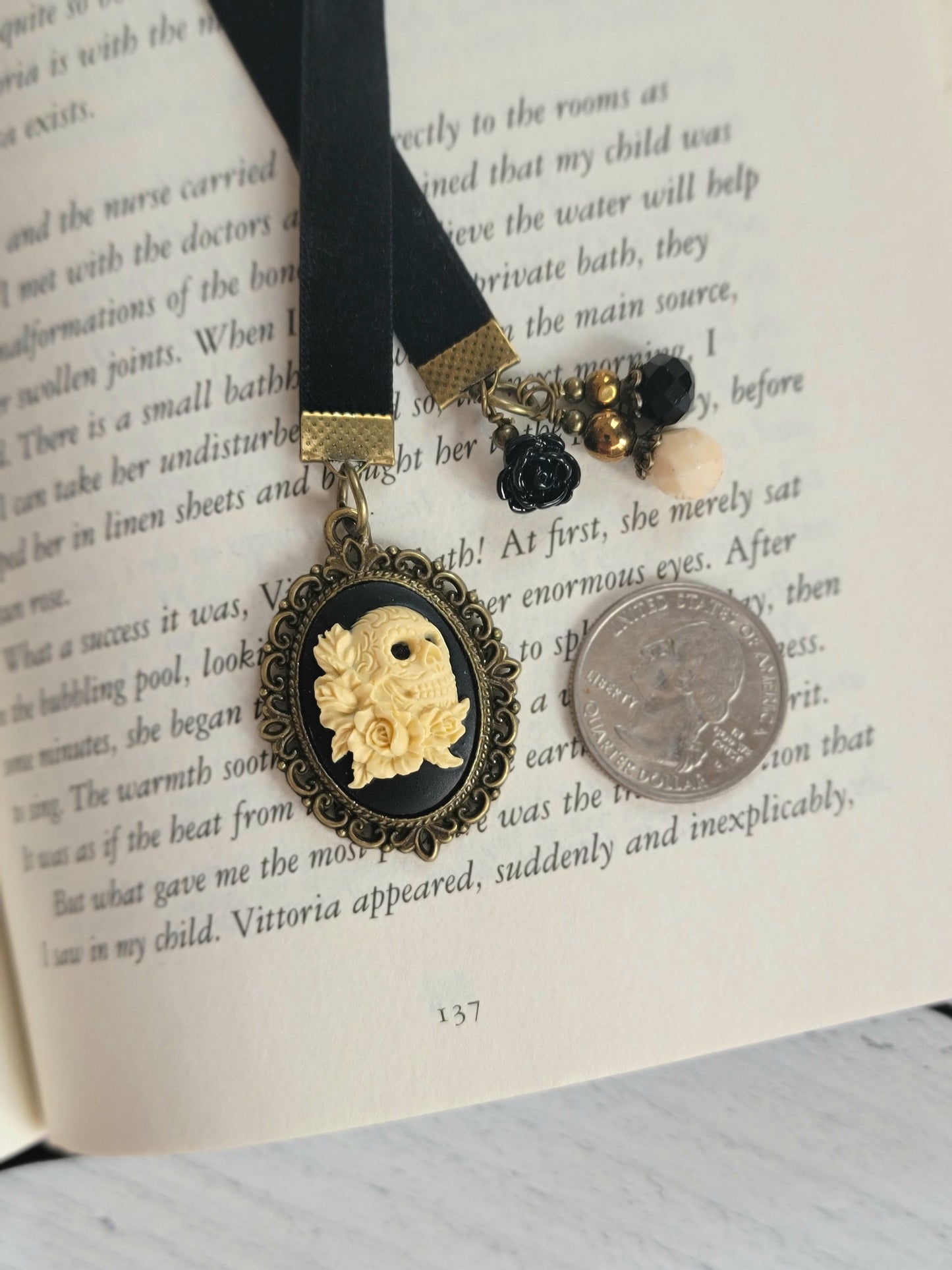 Small Size Gothic Skull and Roses Cameo Bookmark