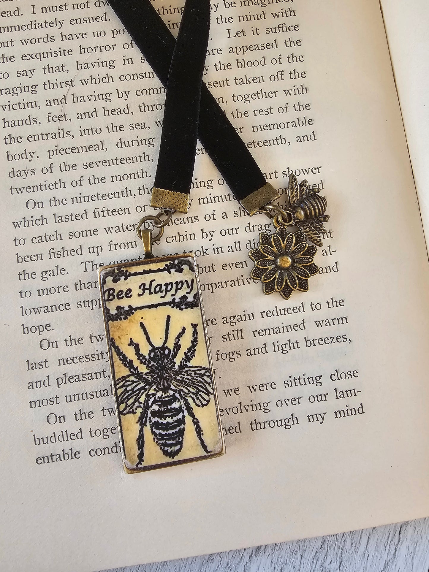 Boho Vintage Style Bee Bookmark