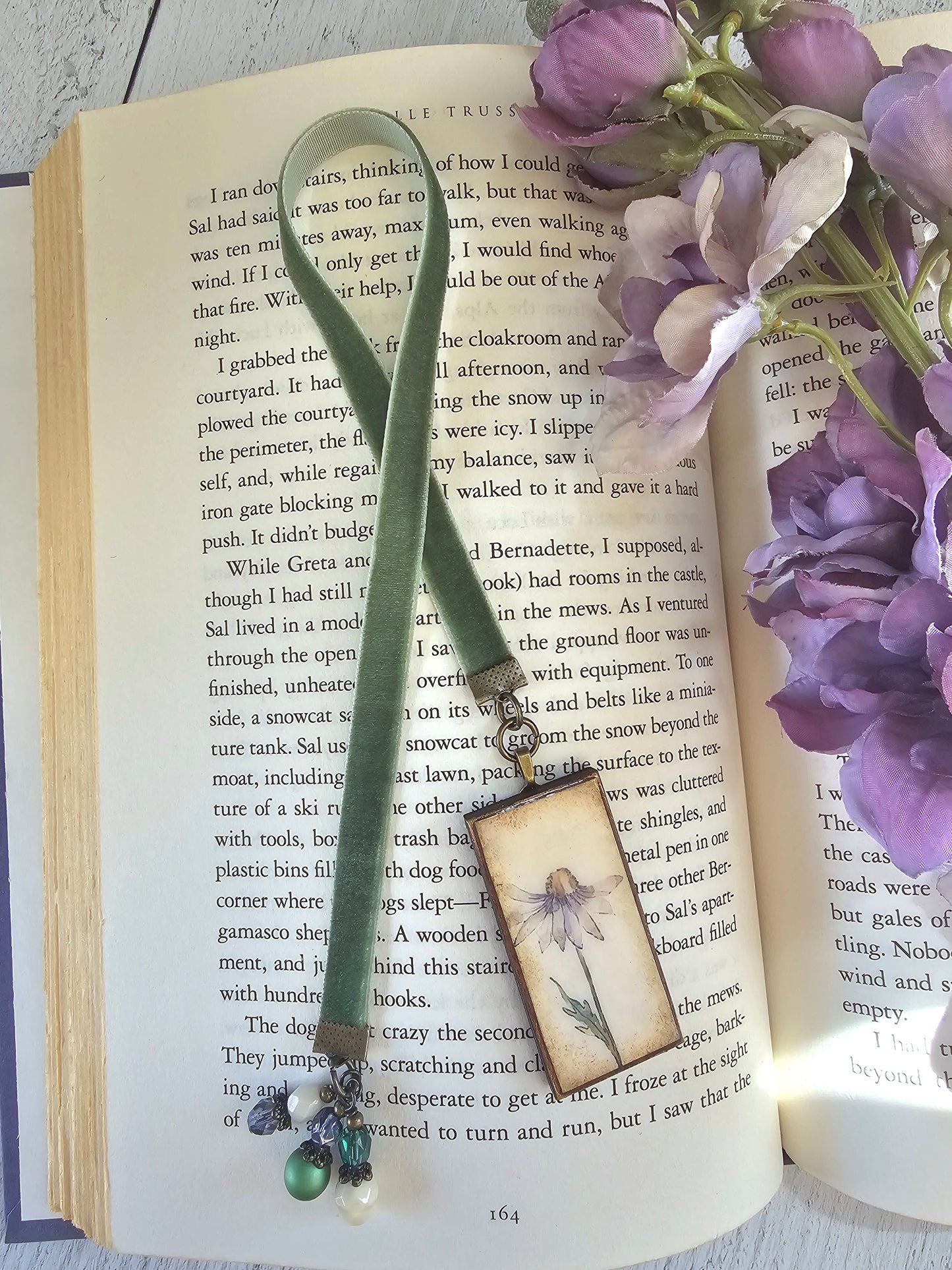 Watercolor Daisy Velvet Bookmark