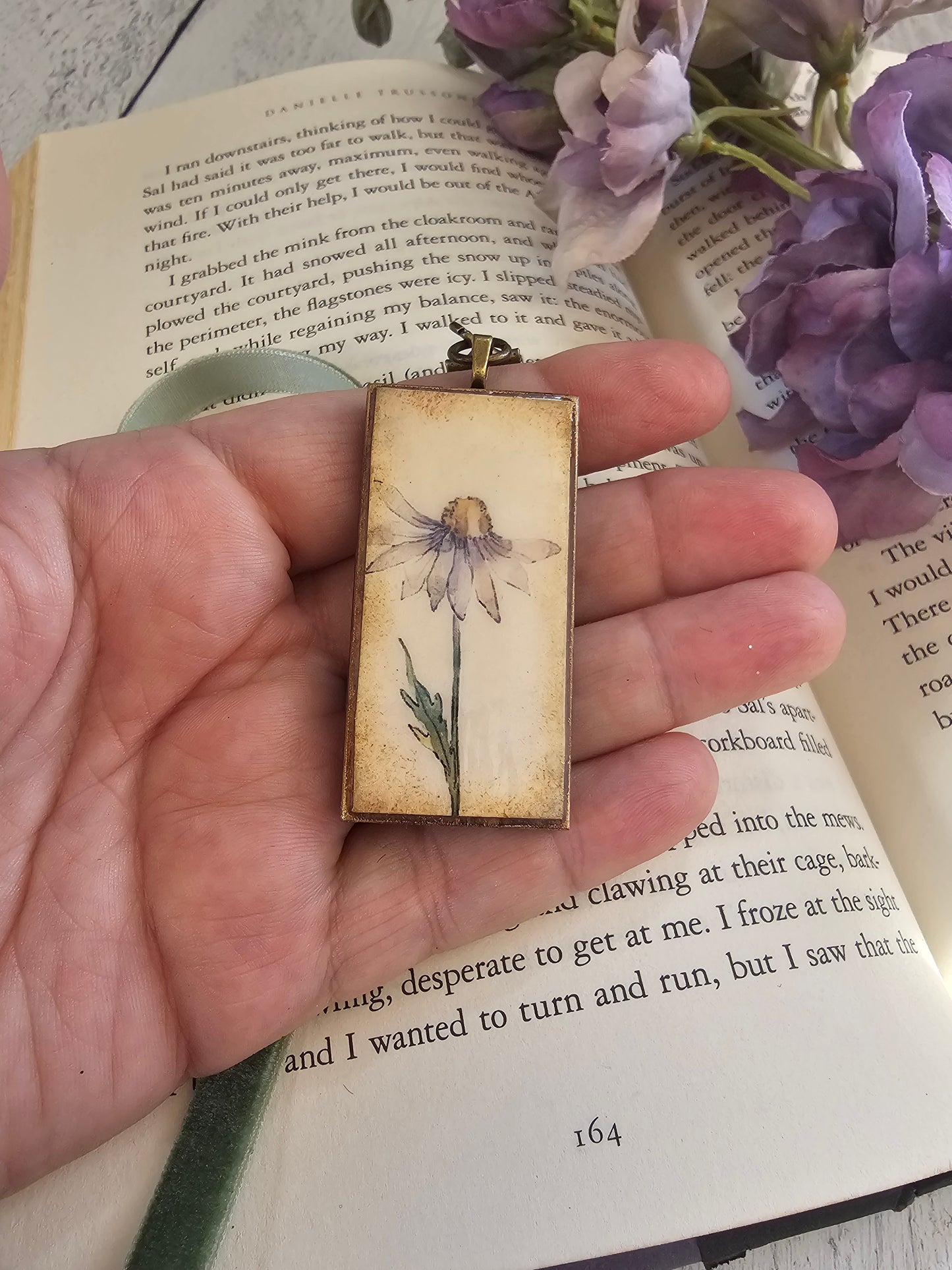 Watercolor Daisy Velvet Bookmark