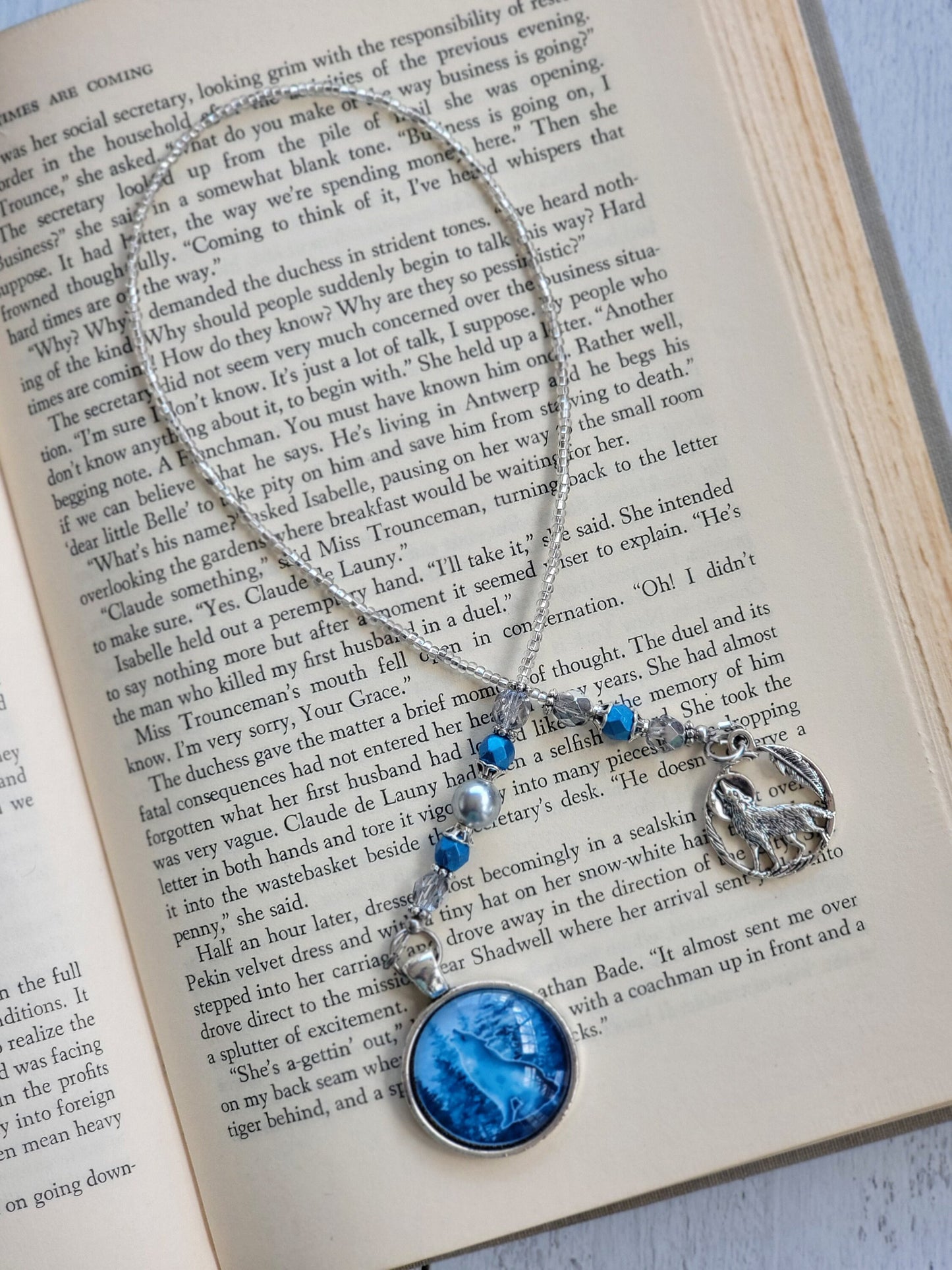 Wolf Howling Bookmark, Wolf and Moon Bookmarker, Wilderness Reader Gift