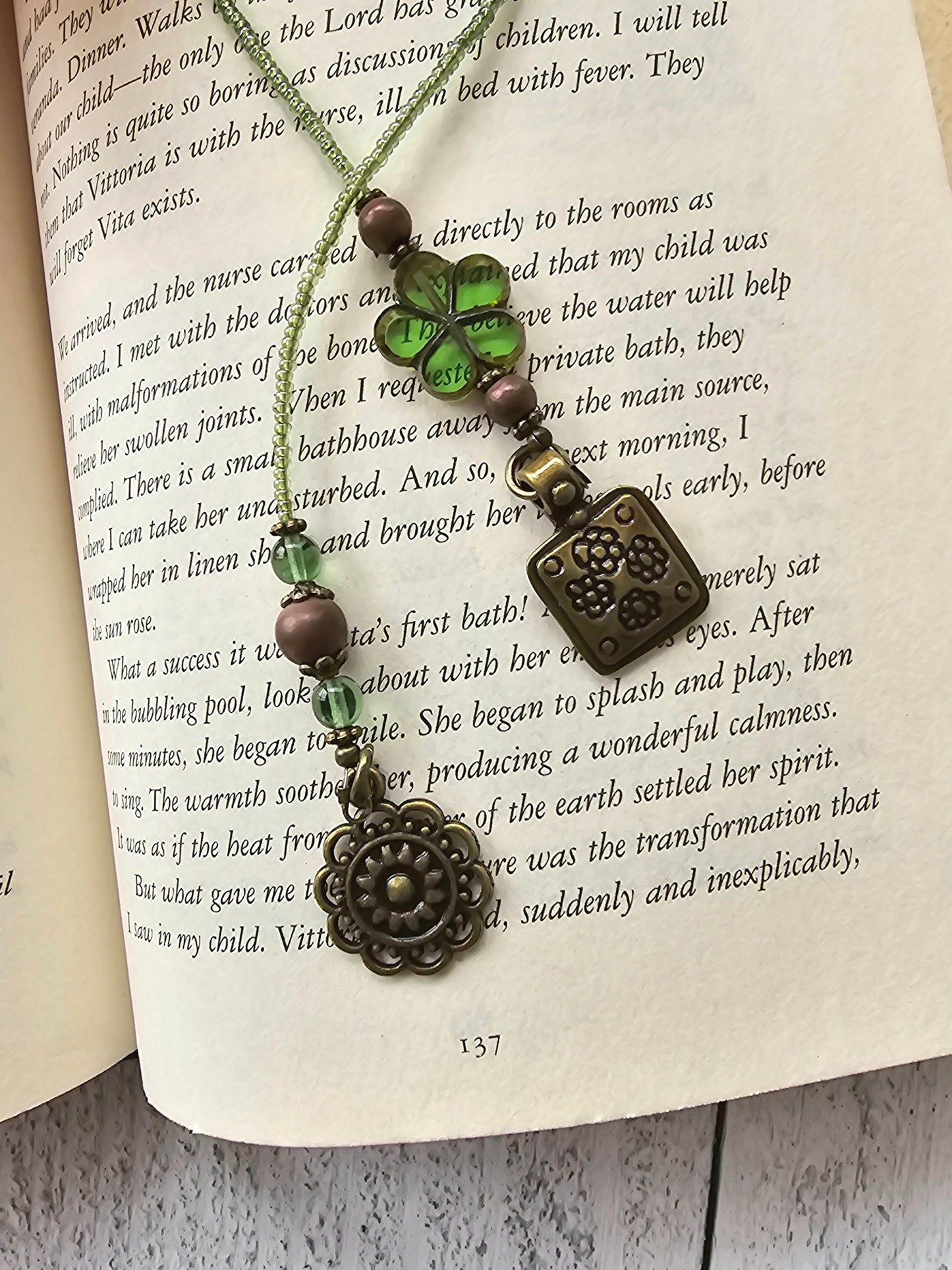 Unique Reader Gift, Beaded Bookmark with Flower Nature Theme