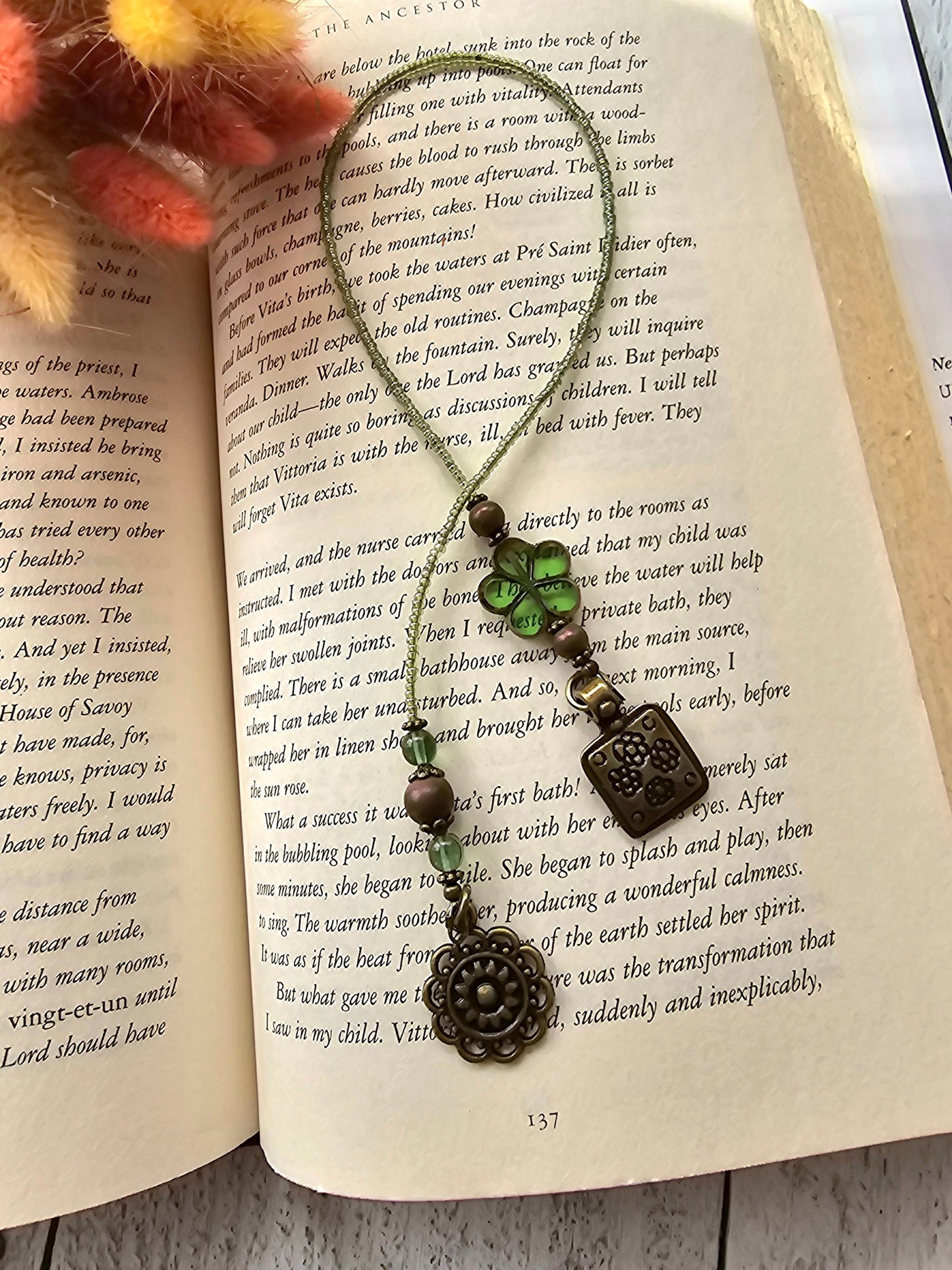 Unique Reader Gift, Beaded Bookmark with Flower Nature Theme