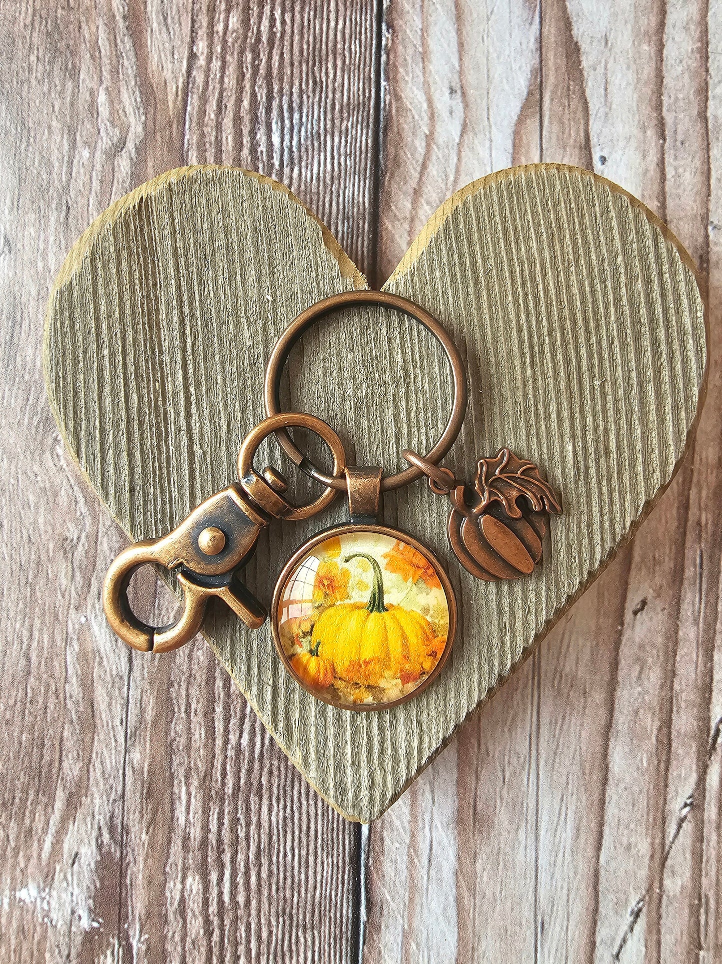 Fall Pumpkin Keychain, Perfect for Those Cool Autumn Days, Gift for Her