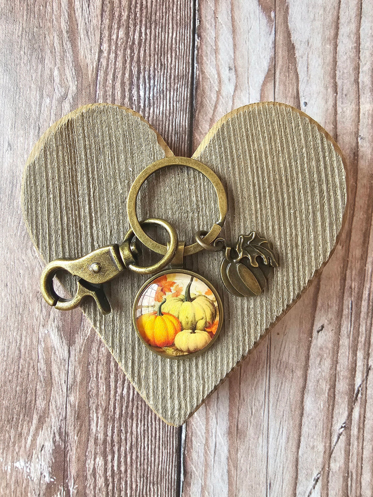 Fall Pumpkin Keychain, Perfect for Those Cool Autumn Days, Gift for Her