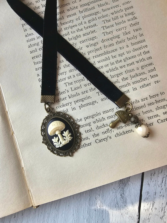 Mushroom Cameo Bookmark, Cottage Core Bookmark, Mycology Bookmark, Vintage Style Velvet Bookmarker, Victorian Style Reader Gift