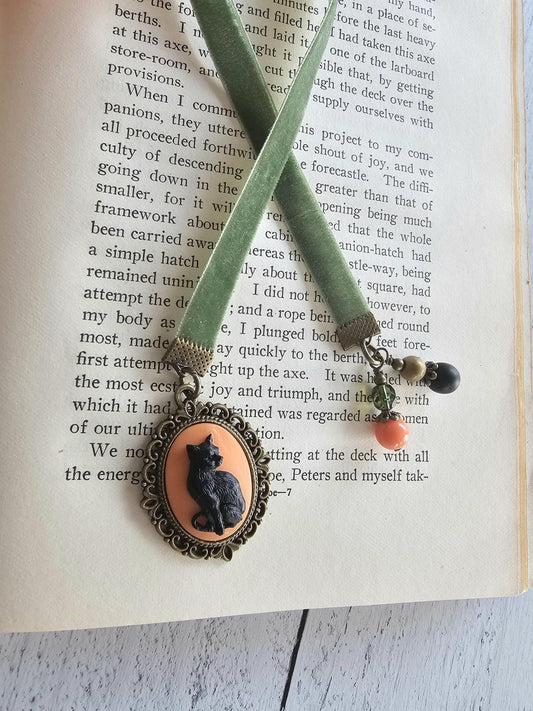 Black Cat Cameo Bookmark,  Gothic Bookmark, Horror Lover Or Reader Gift, Halloween Version