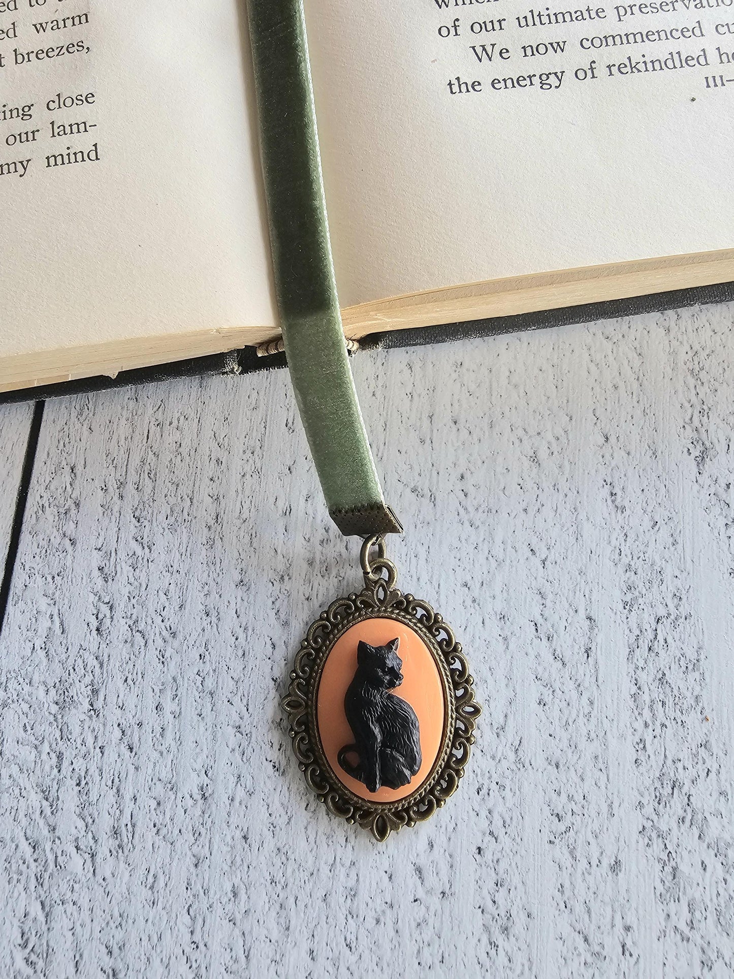 Black Cat Cameo Bookmark,  Gothic Bookmark, Horror Lover Or Reader Gift, Halloween Version