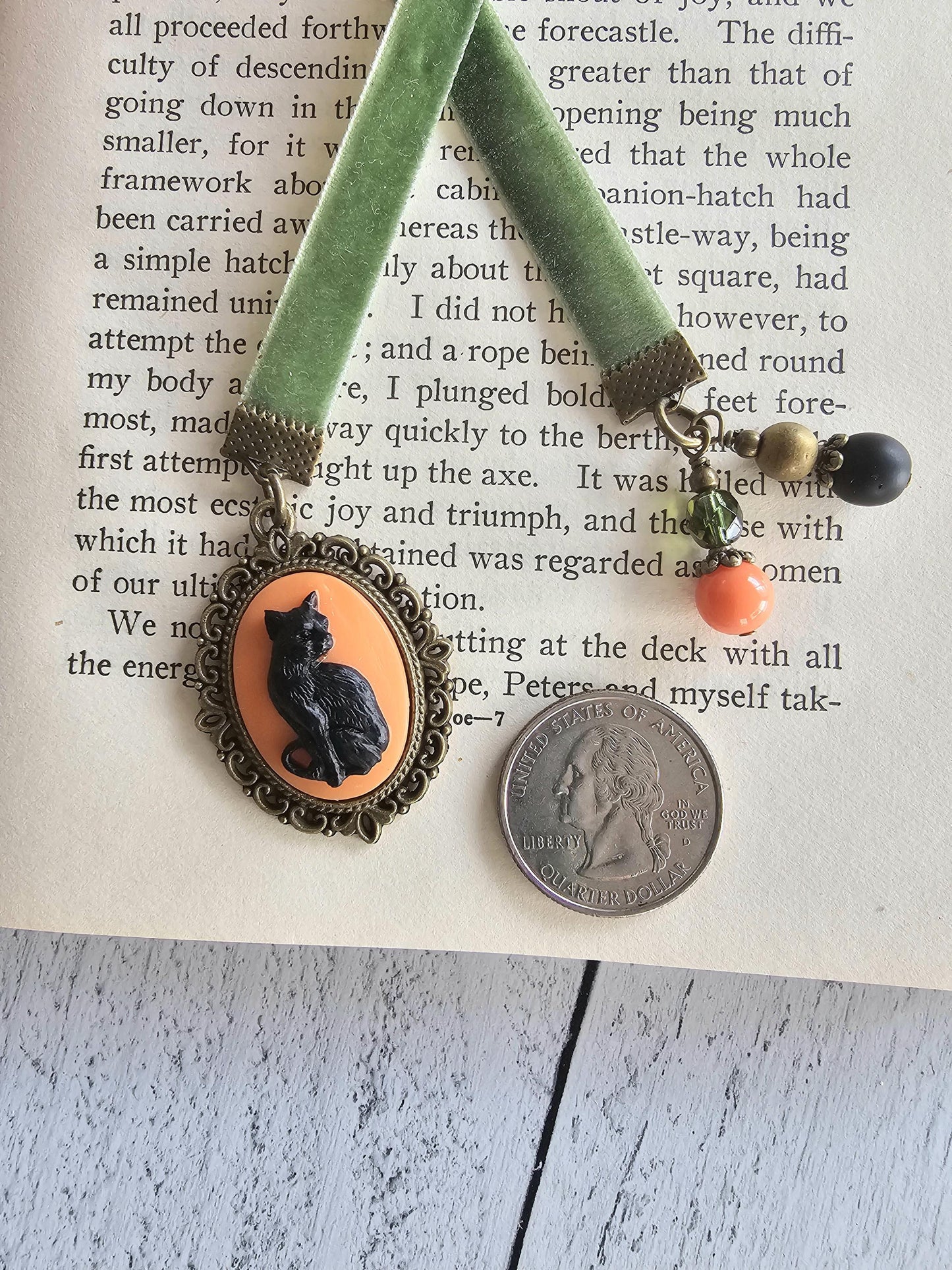 Black Cat Cameo Bookmark,  Gothic Bookmark, Horror Lover Or Reader Gift, Halloween Version