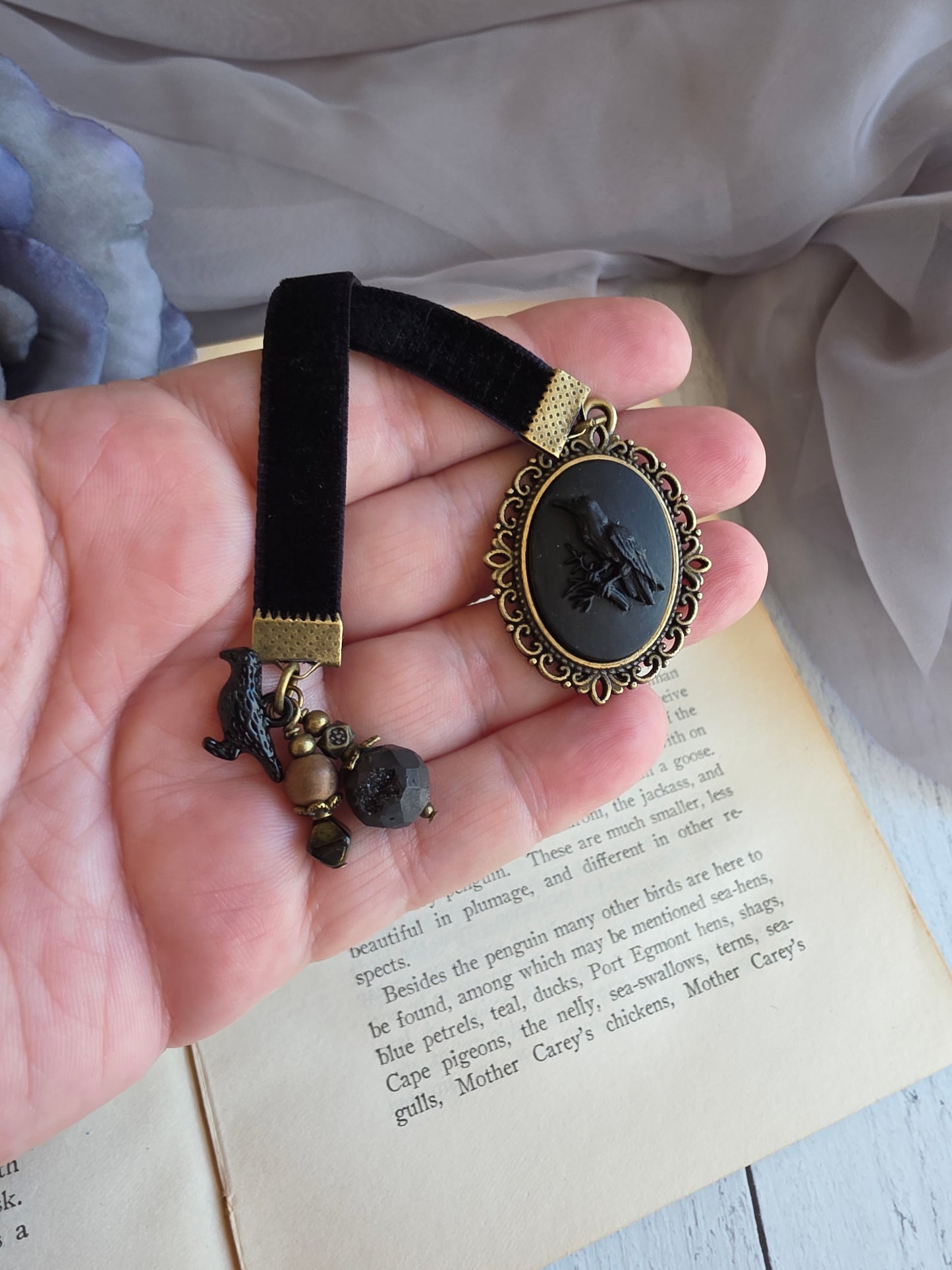 Raven Cameo Bookmark,  Small Version, Gothic Crow Bookmark, Horror Lover Or Reader Gift