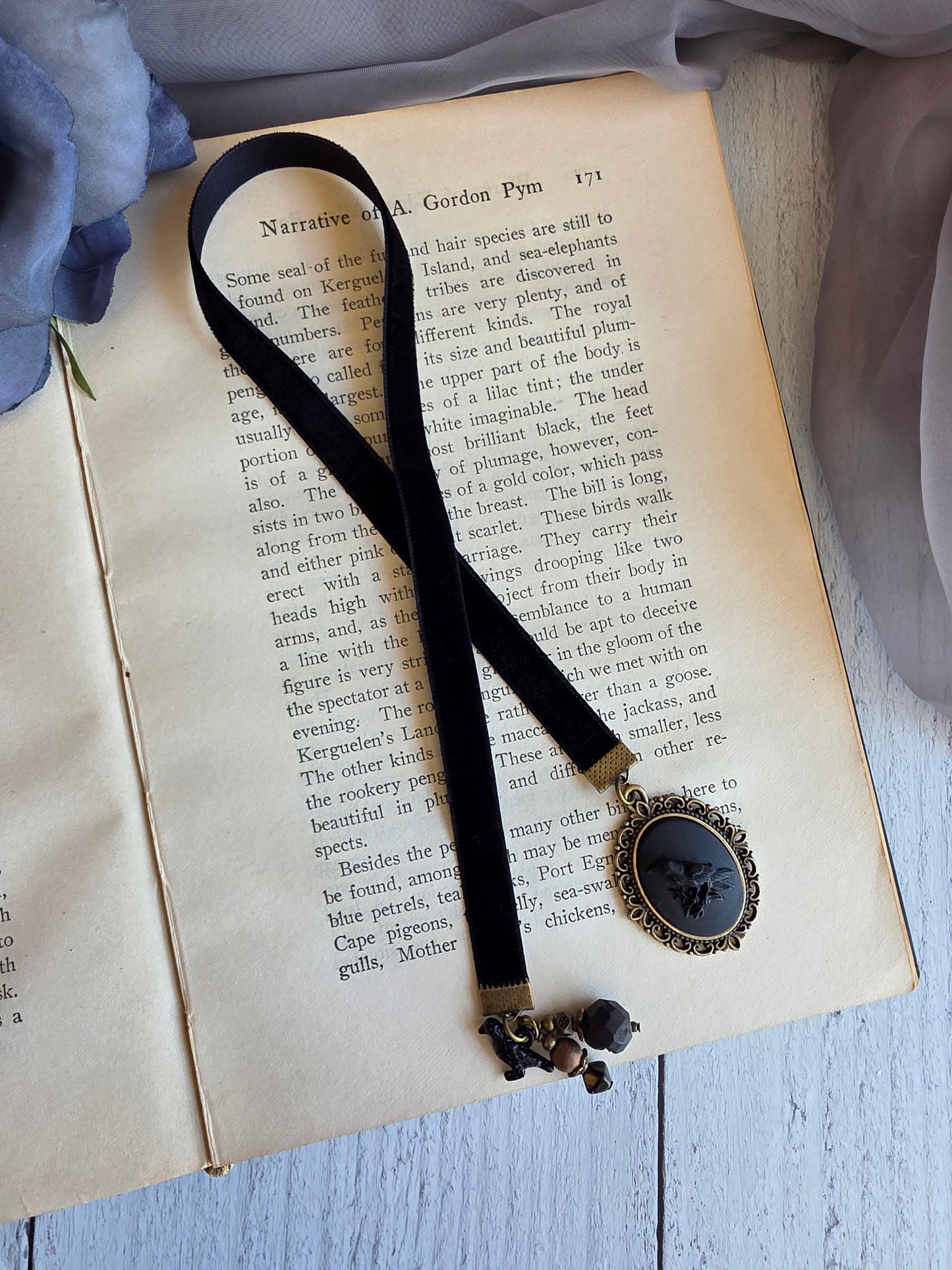Raven Cameo Bookmark,  Small Version, Gothic Crow Bookmark, Horror Lover Or Reader Gift