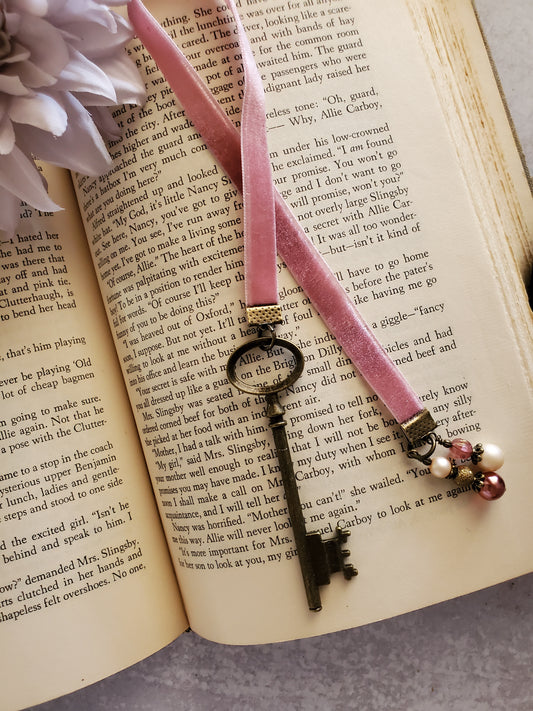 Vintage Style Velvet Ribbon Key Bookmark