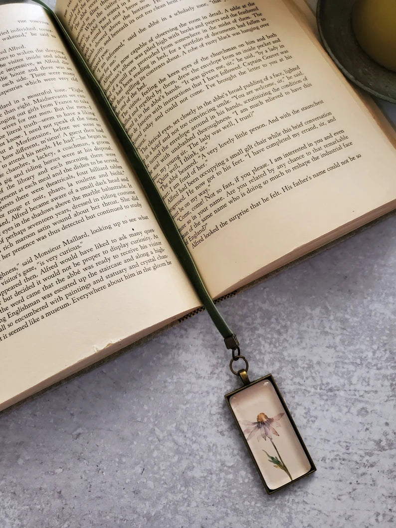 Watercolor Daisy Velvet Bookmark