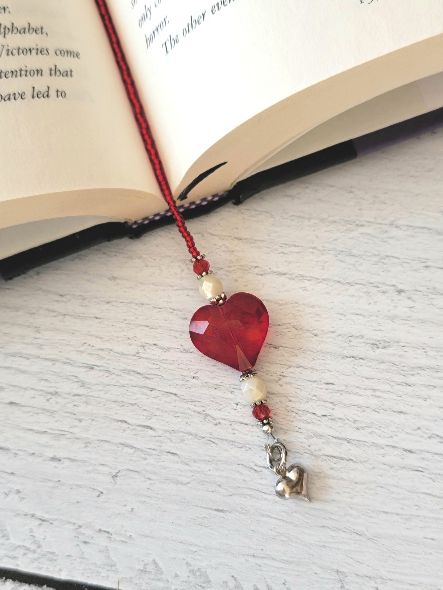 Red Heart Bookmark, Glass Beaded Bookmarker, Gift for Her, Bookworm Gift