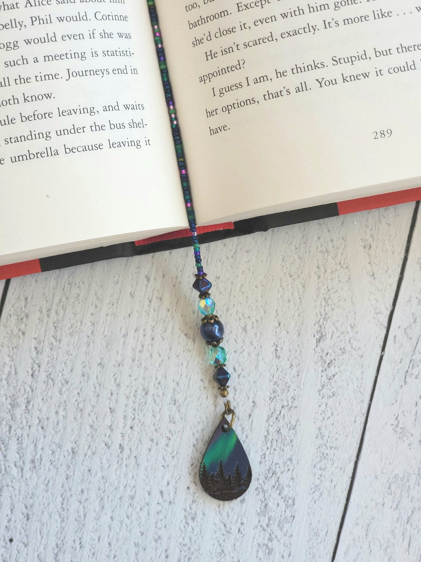 Add a Touch of Northern Lights to Your Book with this Beaded Bookmark and Aurora Borealis Pendant