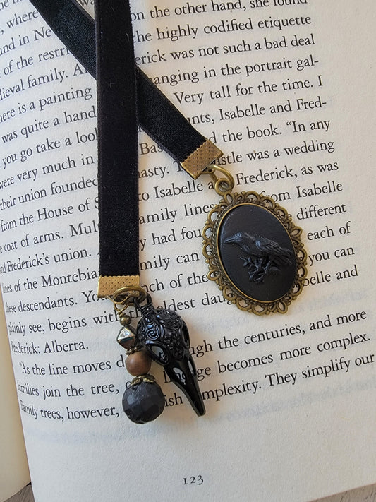 Raven Cameo Bookmark,  Small Version, Gothic Crow Bookmark, Horror Lover Or Reader Gift
