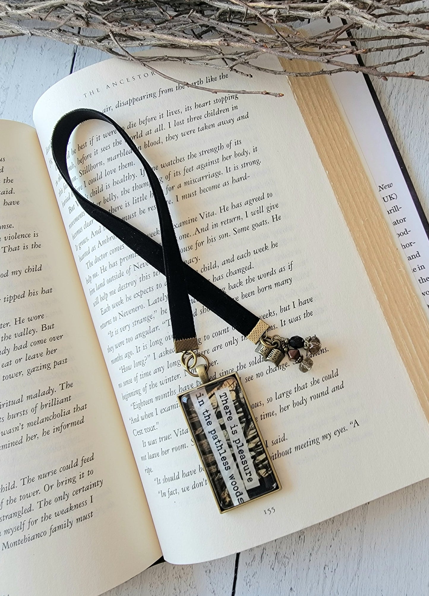 Unique Literary Gift: Pathless Woods Quote Bookmark with Antique-style Book Charm for Bibliophiles