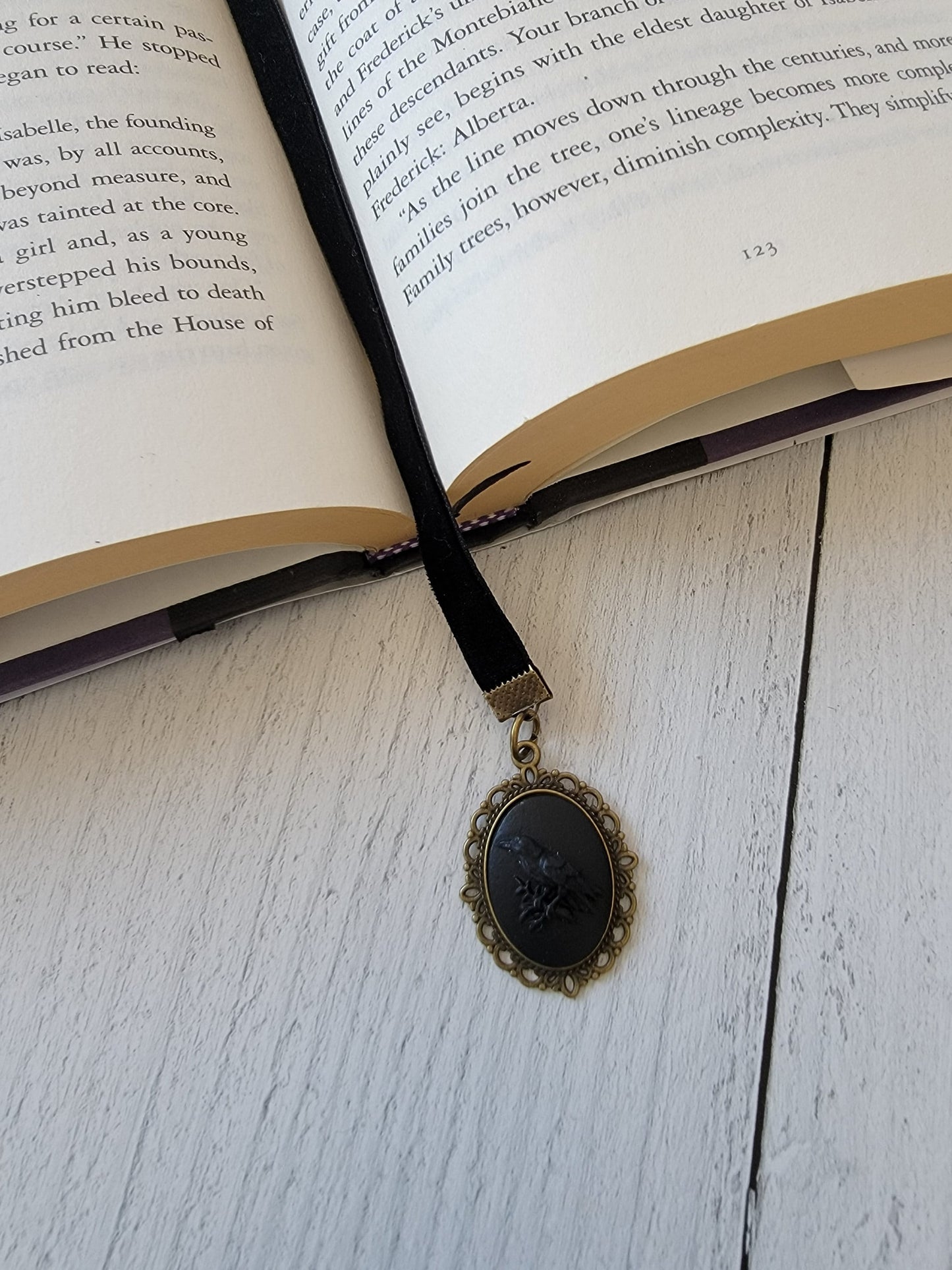 Raven Cameo Bookmark,  Small Version, Gothic Crow Bookmark, Horror Lover Or Reader Gift